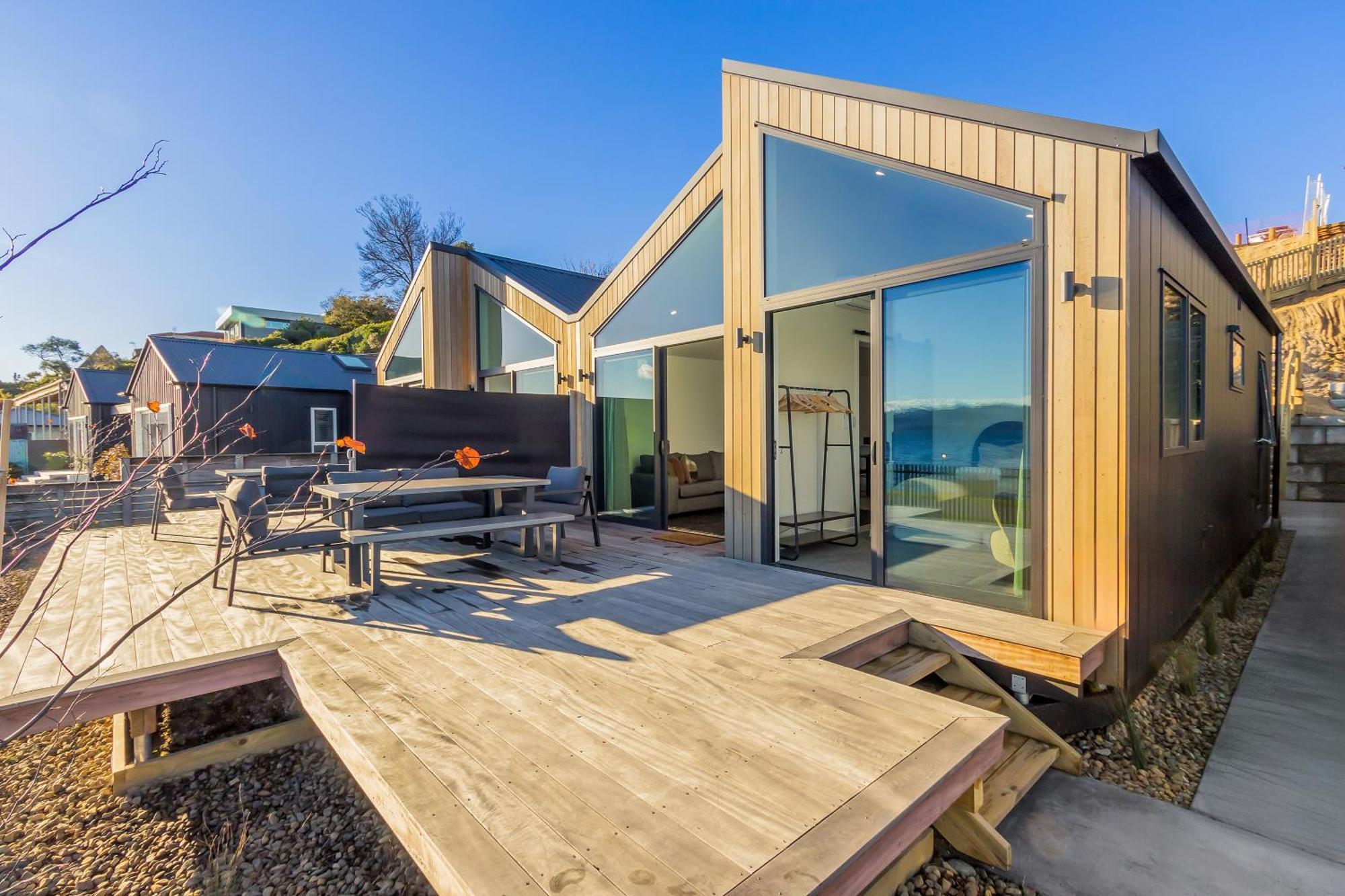 Brand New Lake Front Homes Spa Pool タウポ エクステリア 写真