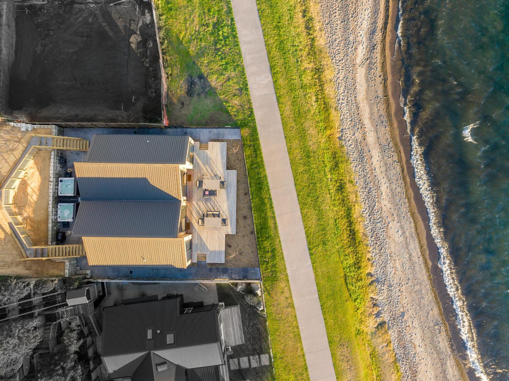 Brand New Lake Front Homes Spa Pool タウポ エクステリア 写真